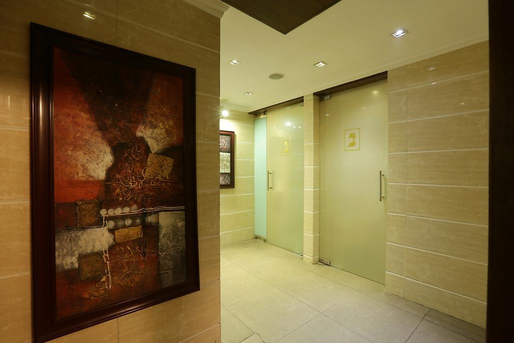 ホテル Corporate Regency ニューデリー エクステリア 写真