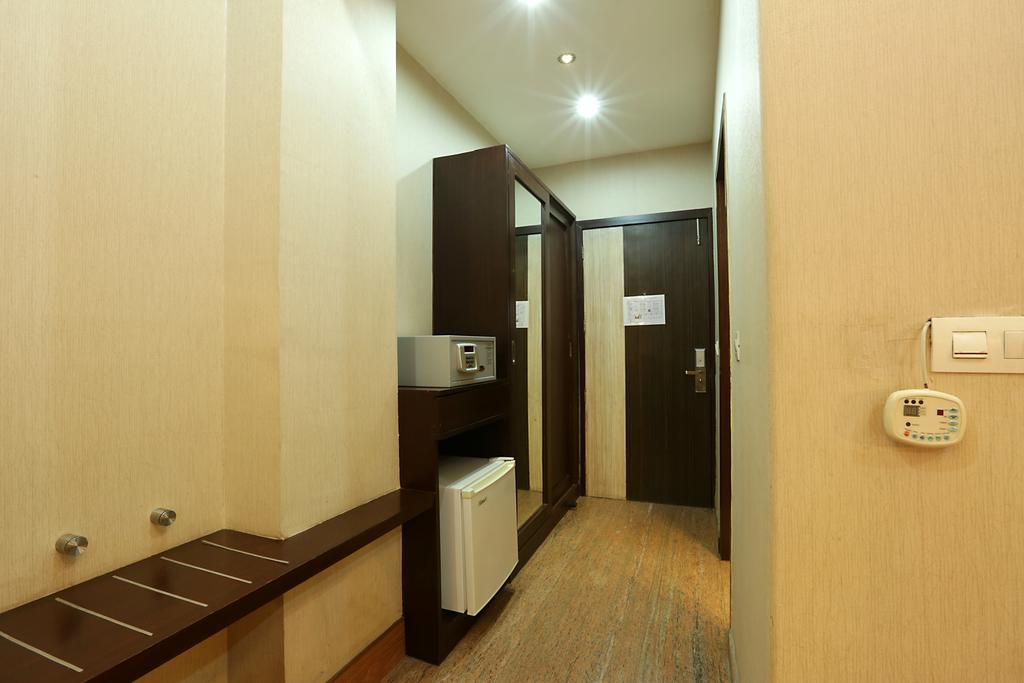 ホテル Corporate Regency ニューデリー エクステリア 写真