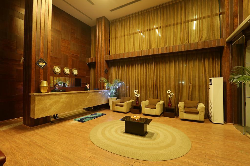 ホテル Corporate Regency ニューデリー エクステリア 写真