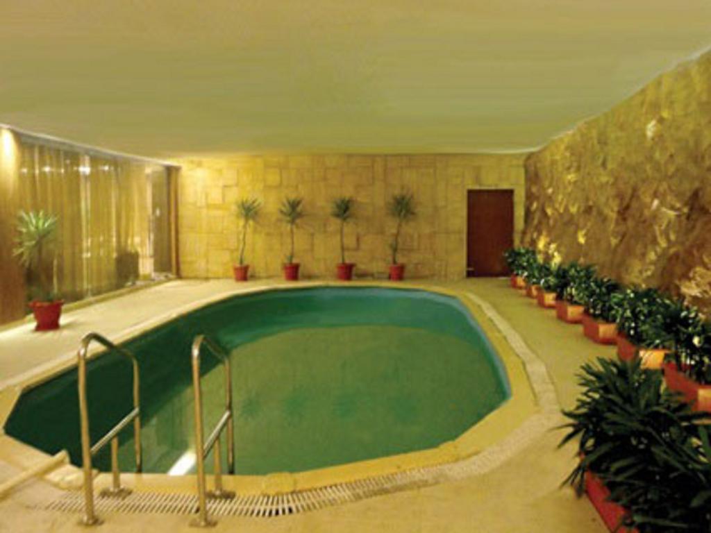 ホテル Corporate Regency ニューデリー エクステリア 写真